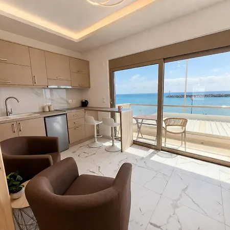 Апартаменты Harbour's Nest